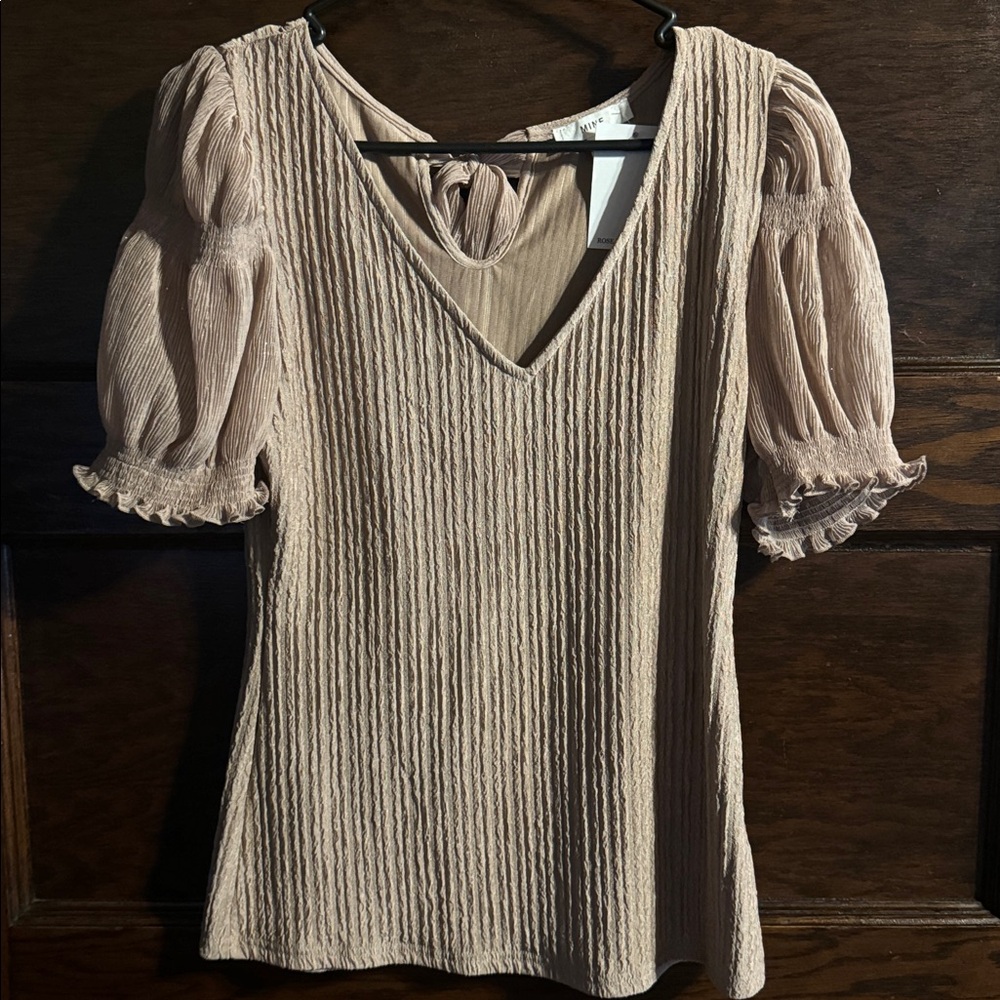NWT- Mine, Short Sleeve Top in Beige, Size L